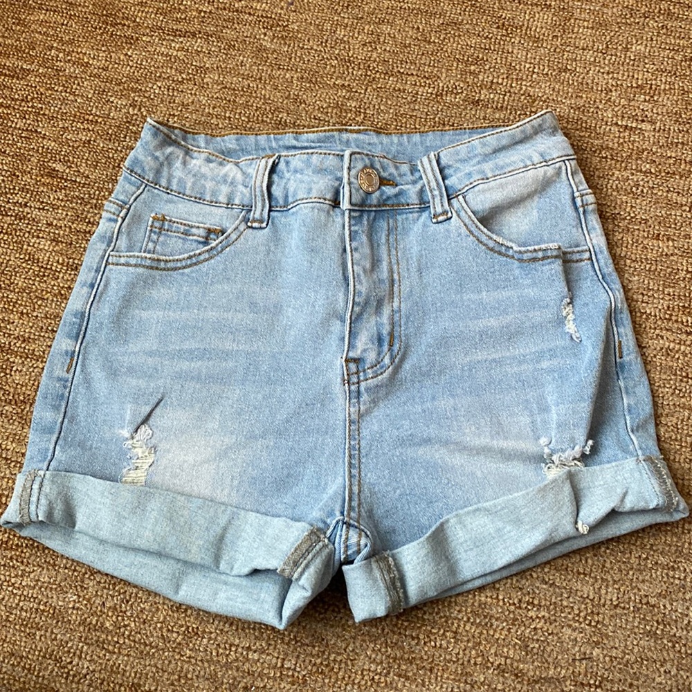 Shein NWOT XS stretchy slightly ripped blue jean shorts